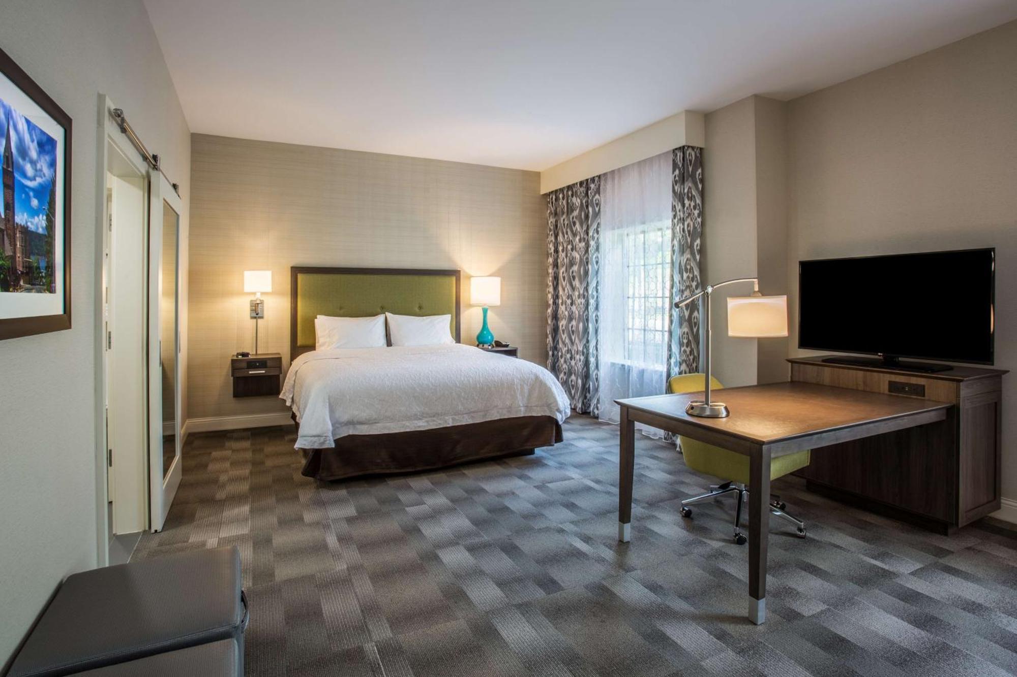 Hampton Inn & Suites Yonkers - Westchester Екстериор снимка