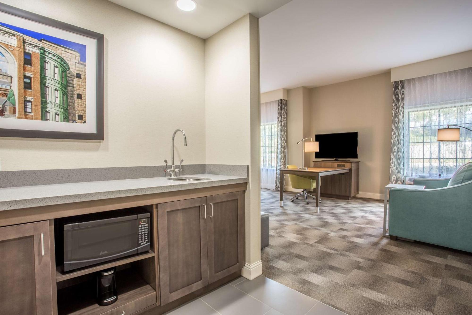 Hampton Inn & Suites Yonkers - Westchester Екстериор снимка