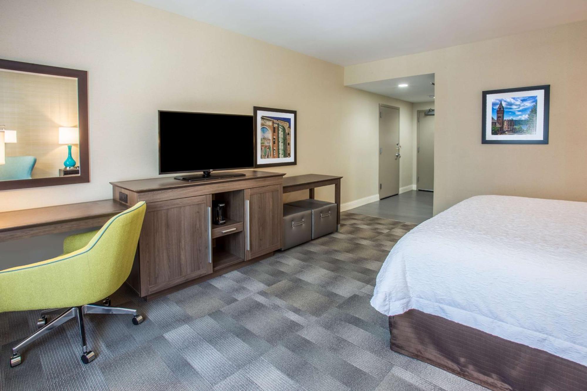 Hampton Inn & Suites Yonkers - Westchester Екстериор снимка