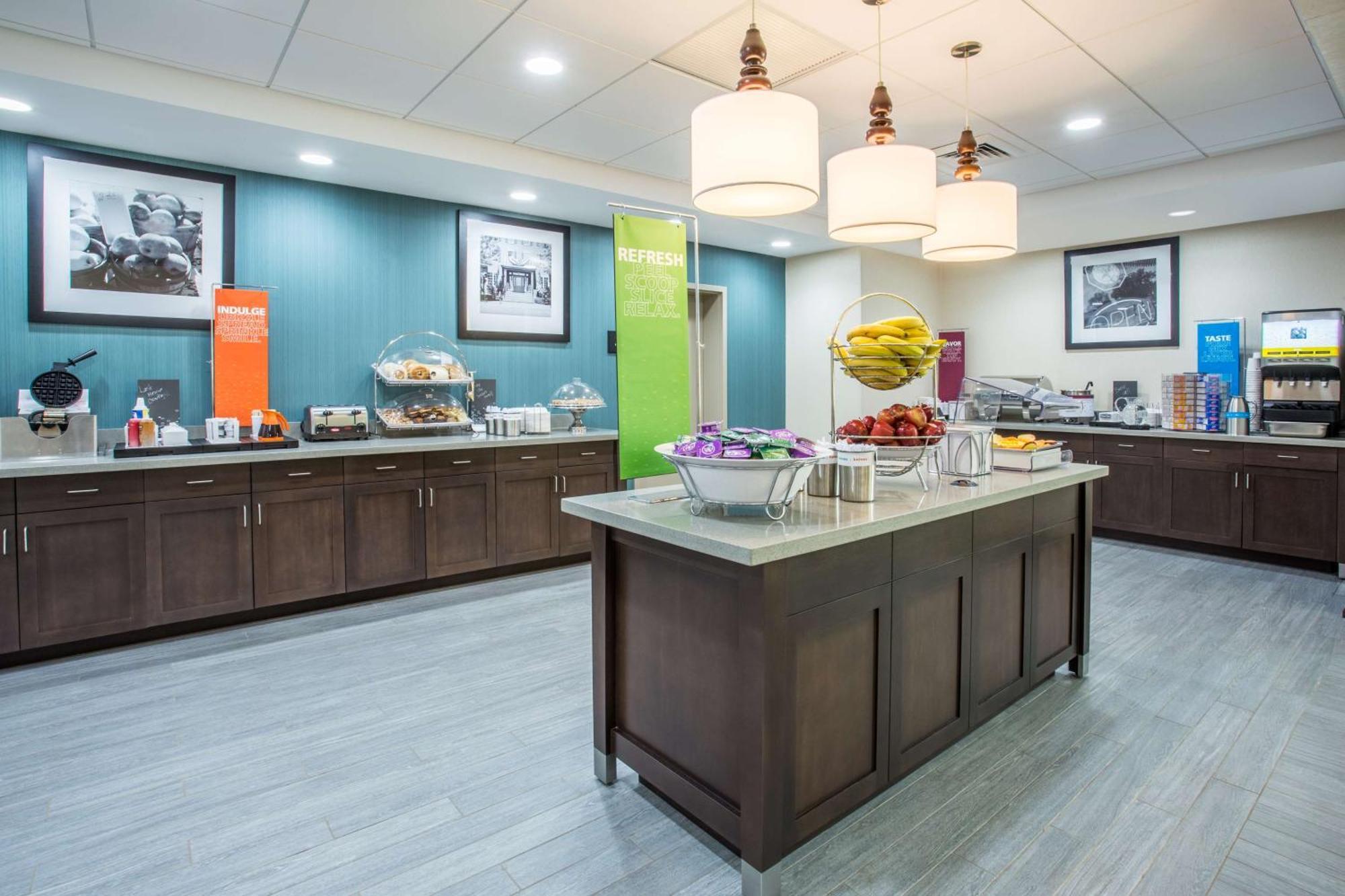 Hampton Inn & Suites Yonkers - Westchester Екстериор снимка