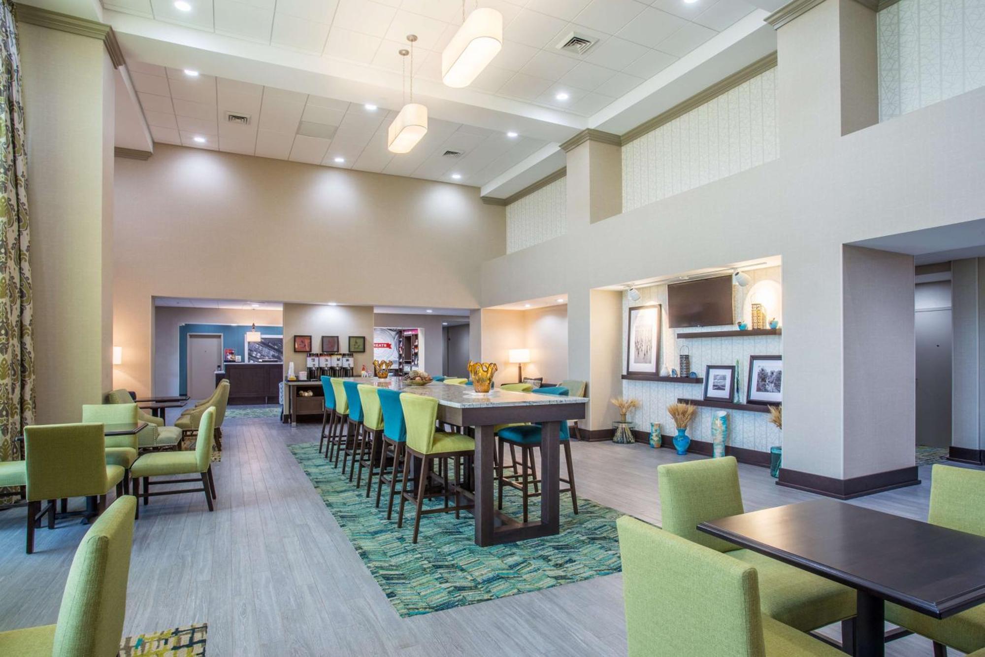 Hampton Inn & Suites Yonkers - Westchester Екстериор снимка