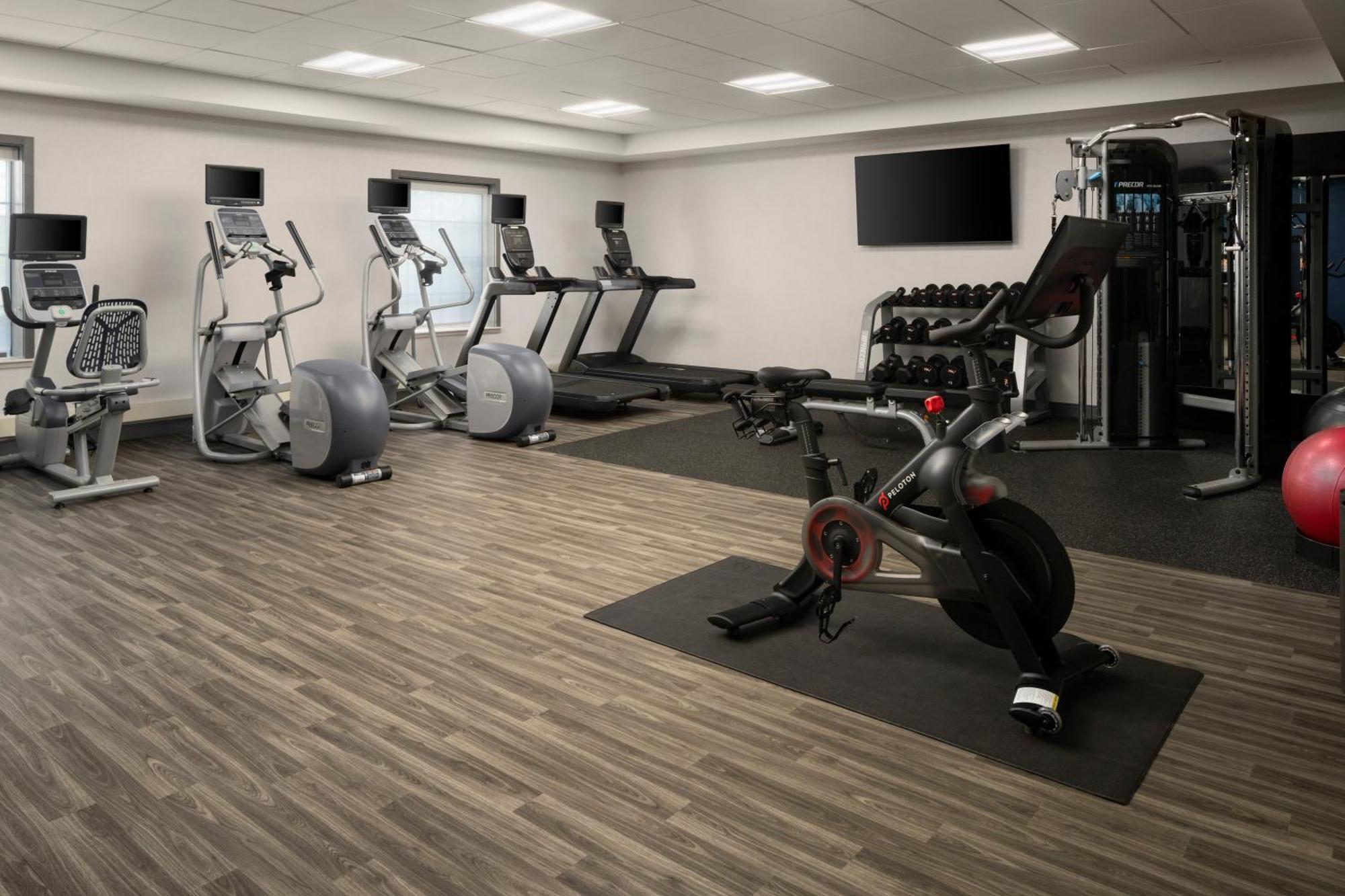 Hampton Inn & Suites Yonkers - Westchester Екстериор снимка