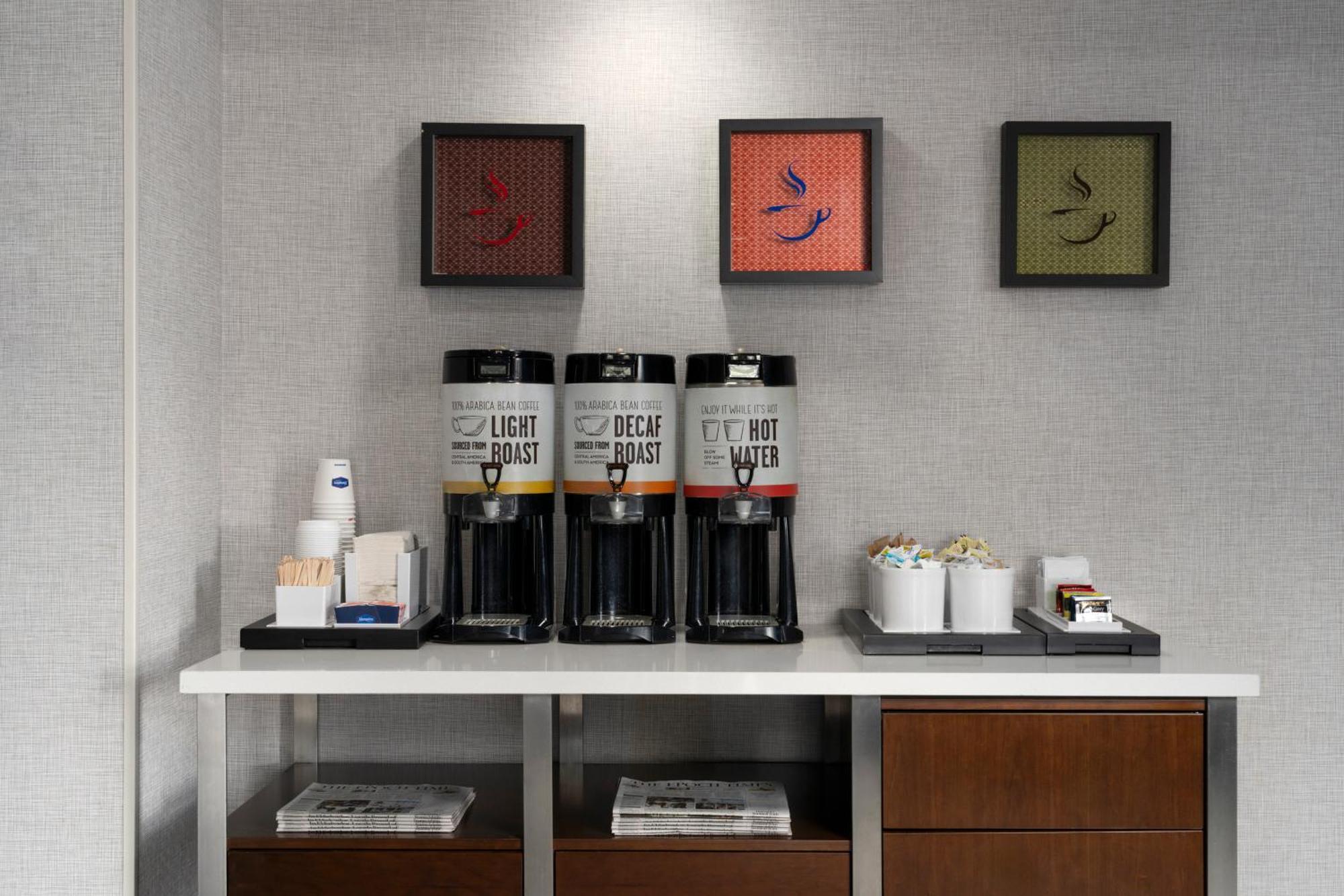 Hampton Inn & Suites Yonkers - Westchester Екстериор снимка