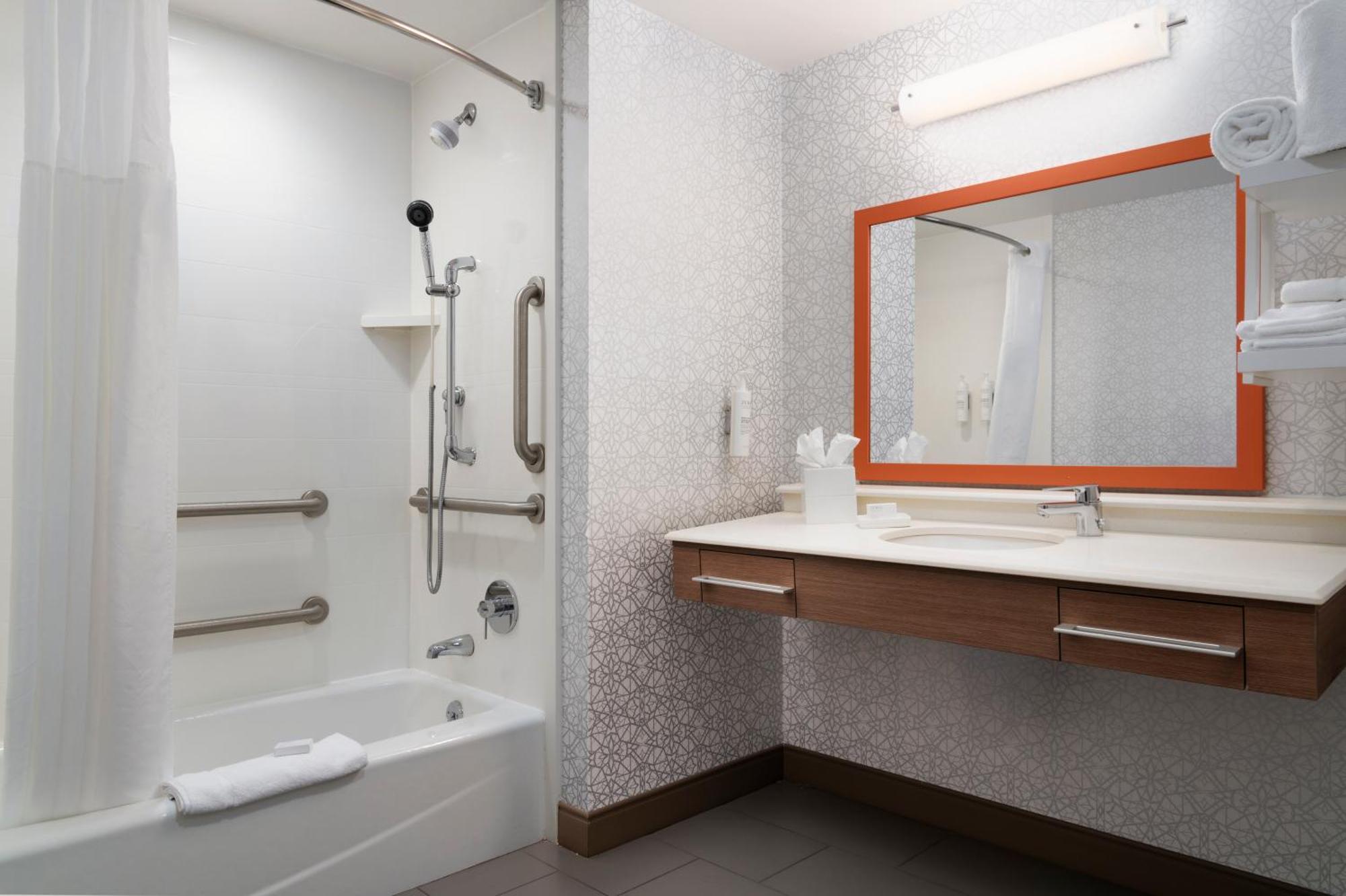 Hampton Inn & Suites Yonkers - Westchester Екстериор снимка
