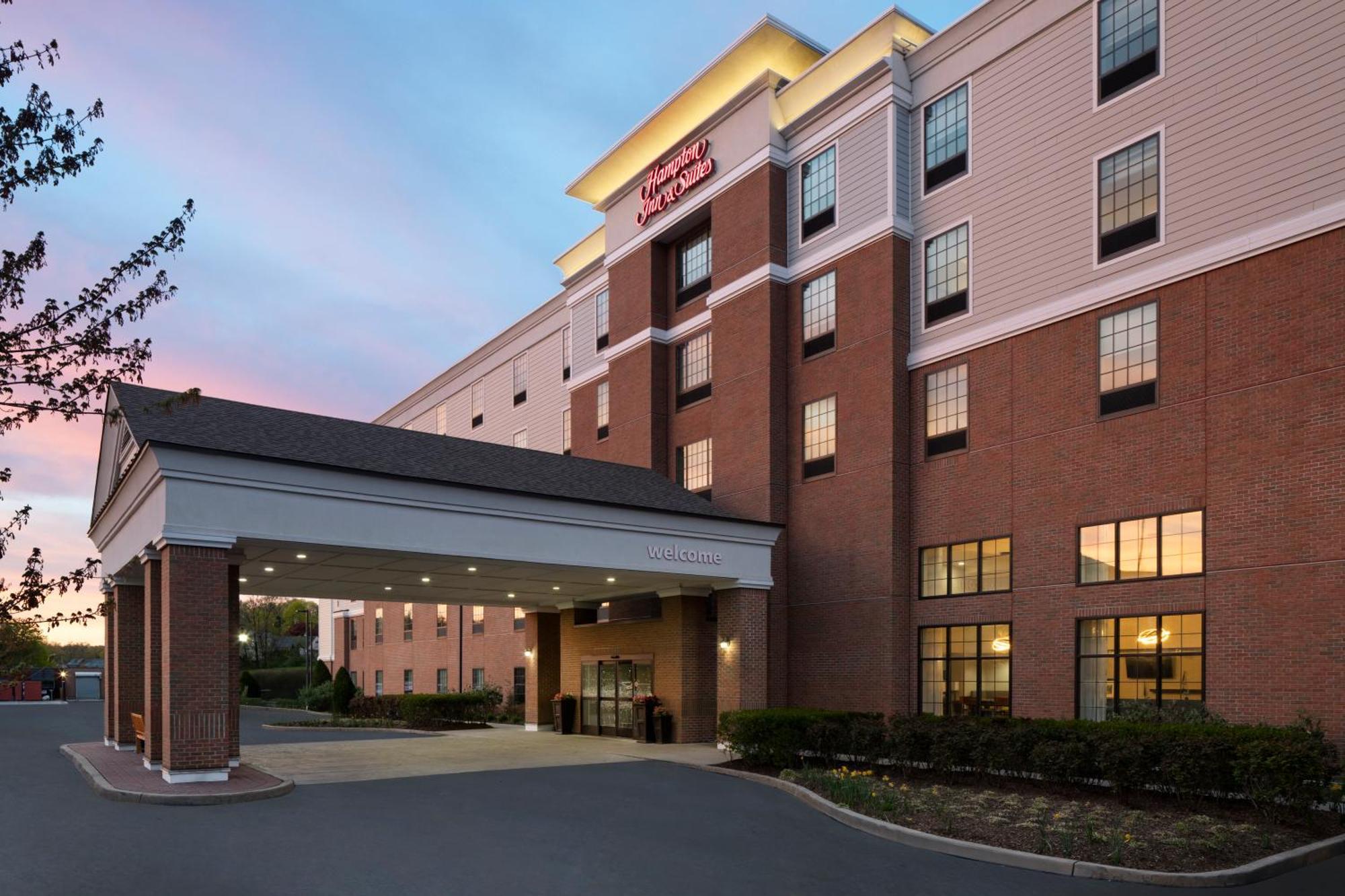 Hampton Inn & Suites Yonkers - Westchester Екстериор снимка