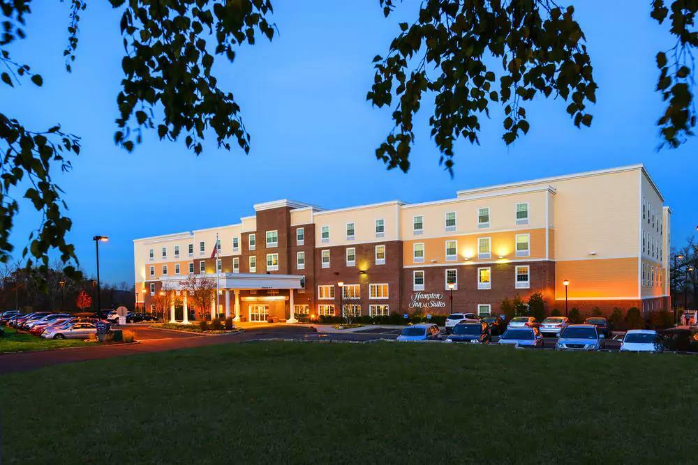 Hampton Inn & Suites Yonkers - Westchester Екстериор снимка